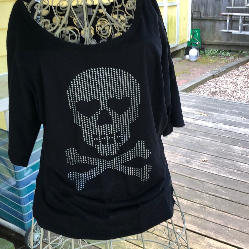 Skull tee